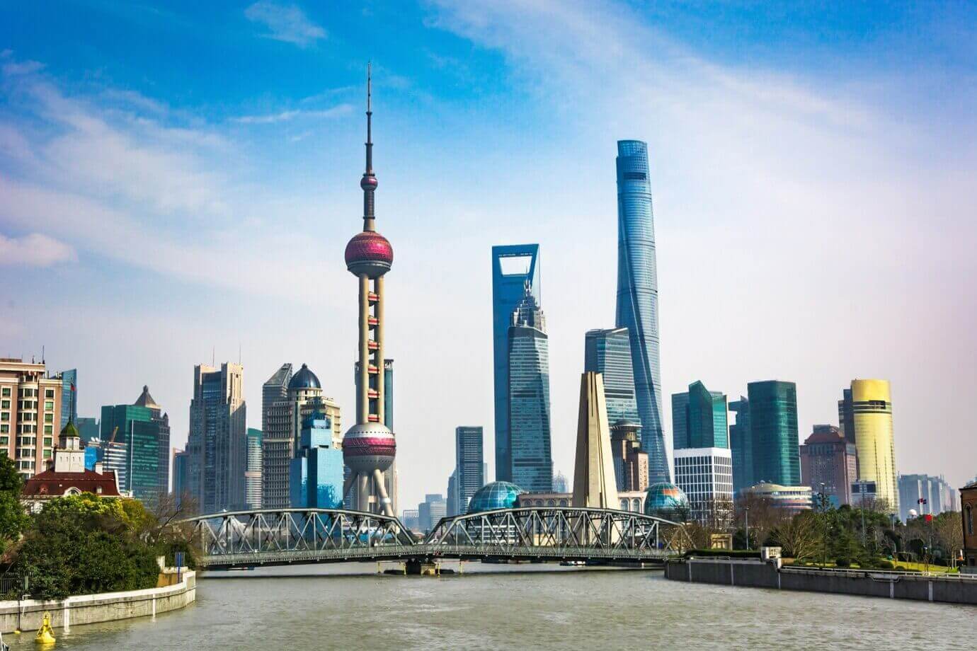 China strengthens energy ties with the UAE through a major LNG deal, reshaping global trade dynamics amid rising US-China tensions
